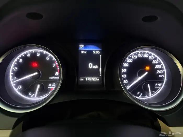 تويوتا كامري 2020 سعودي قمه بنضافه مالك واحد 33