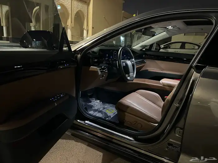 ازيرا بريميوم 2024 ( شبه جديد ) وارد الوعلان 16