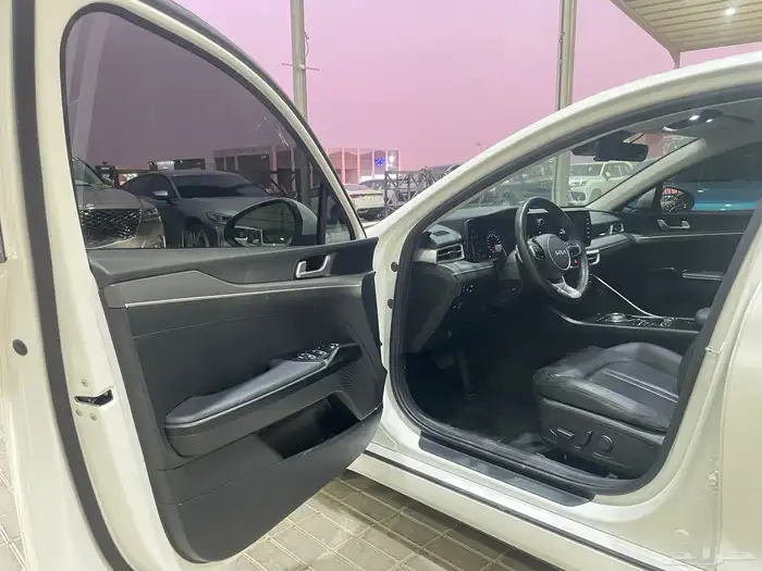 كيا كي 5 2022 قياده ذاتيه ( بنزين ) 2.0L 7