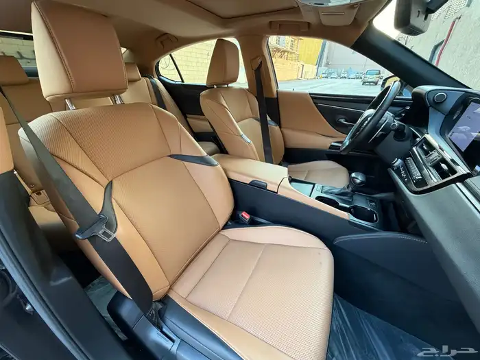 لكزس ES250 موديل 2023 44