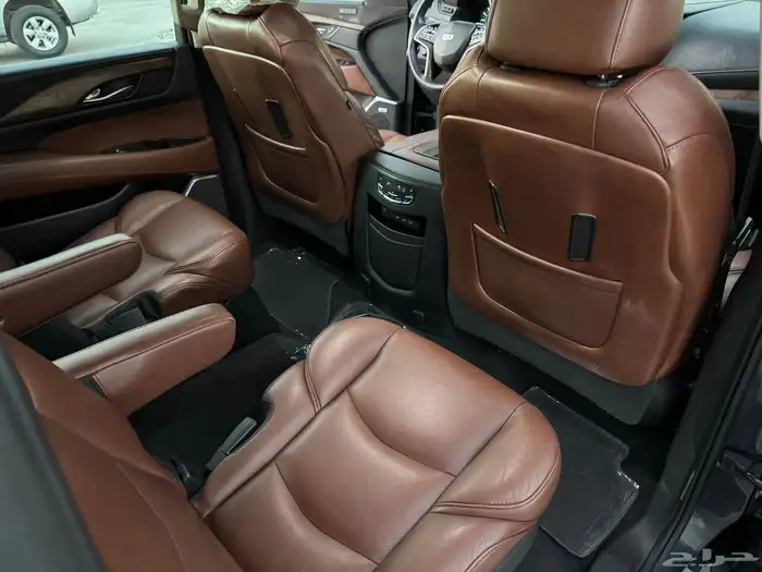 اسكاليد 2019 بريميوم (ملكي) الجميح نظيف جدا 47