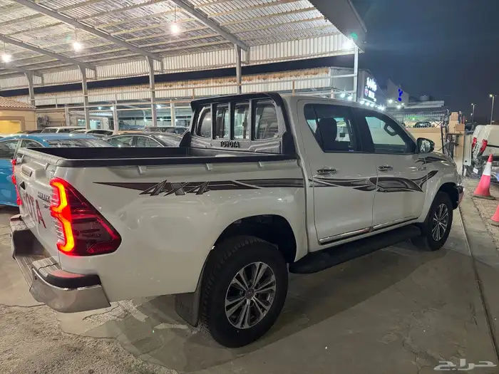 للبيع هايلوكس 2025 اصفار سعودي 3