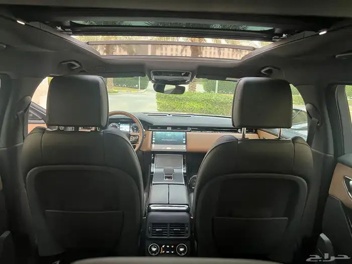 لاندروفر 2025 فيلار p250 مالك اول ممشى 21 الف بحالة الجديد 84