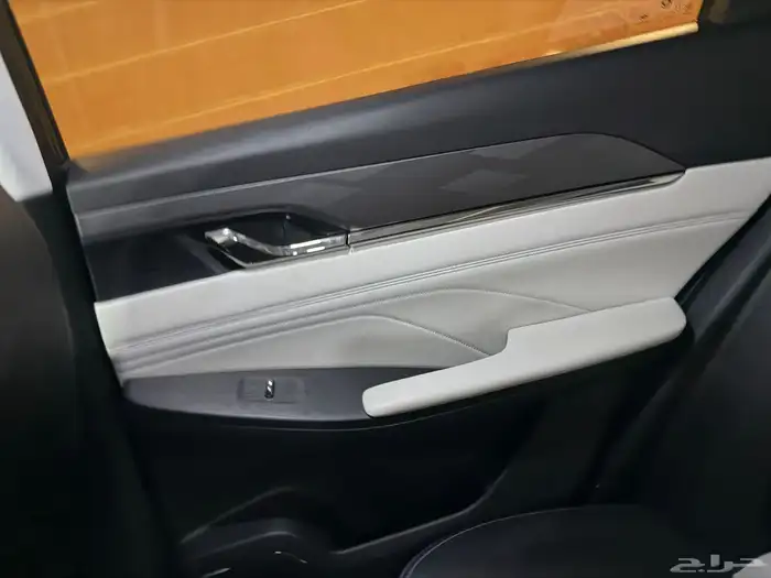 سيارة دونق فينق ميج 1