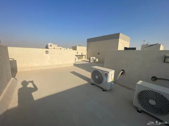 للبيع فيلا المشرقية حي الجنادرية 37