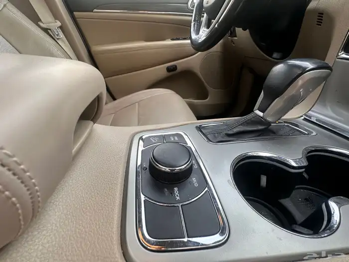 جيب جراند شيروكي2019ليمتيد دبلV6 بانوراما فل كامل نضيف مصين 16