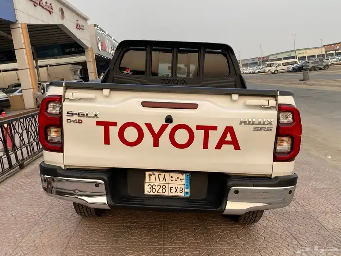 تويوتا هايلوكس موديل 2023 فل كامل سعودي ديزل مكيه 2.8 4