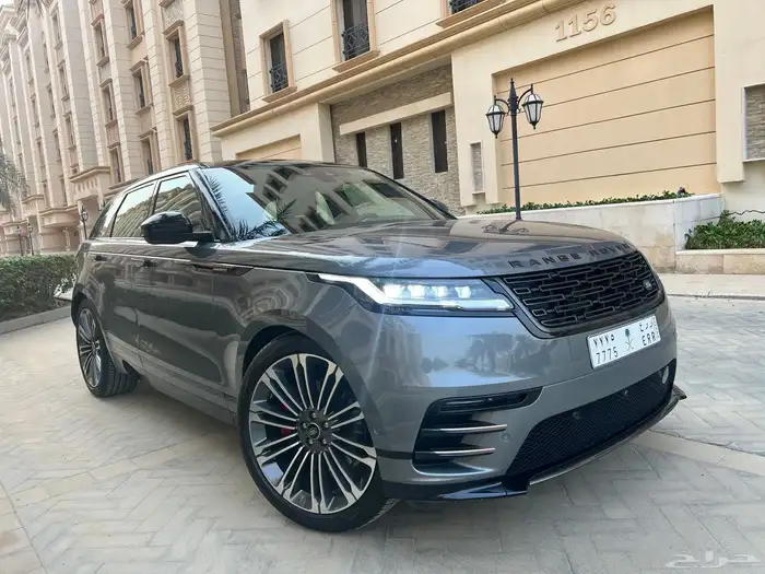 لاندروفر 2025 فيلار p250 مالك اول ممشى 21 الف بحالة الجديد 0