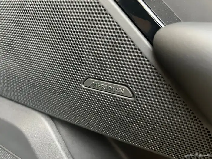 لاندروفر 2025 فيلار p250 مالك اول ممشى 21 الف بحالة الجديد 15