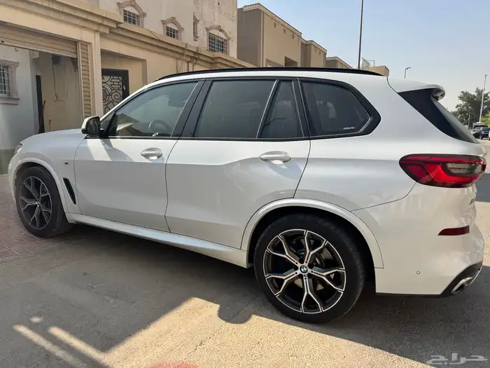 للبيع بي ام x5 8