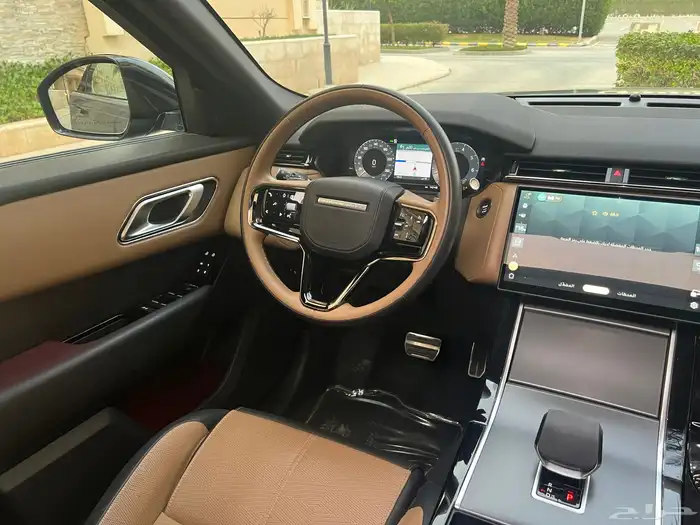 لاندروفر 2025 فيلار p250 مالك اول ممشى 21 الف بحالة الجديد 11