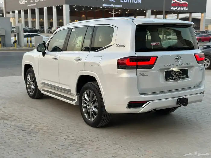 تويوتا لاندكروزر VXR فل كامل توين تيربو 2022 5