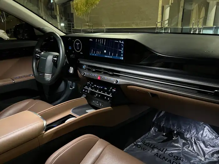 ازيرا بريميوم 2024 ( شبه جديد ) وارد الوعلان 32