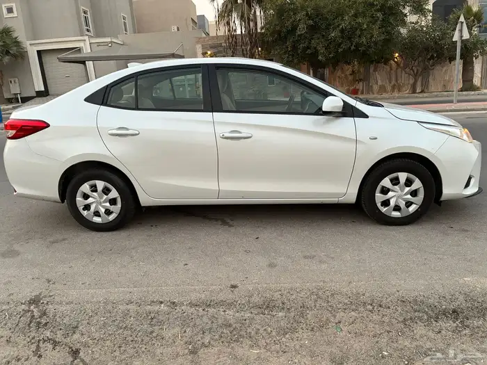 تويوتا يارس 2022 1