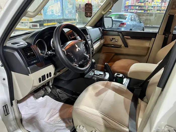 ميتسوبيشي باجيرو 2014 28