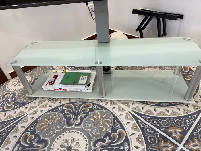 طاولات اللون ابيض وقاعدة تلفاز وفخمه وموديل جديد 2