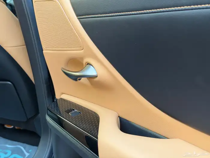 لكزس ES250 موديل 2023 34