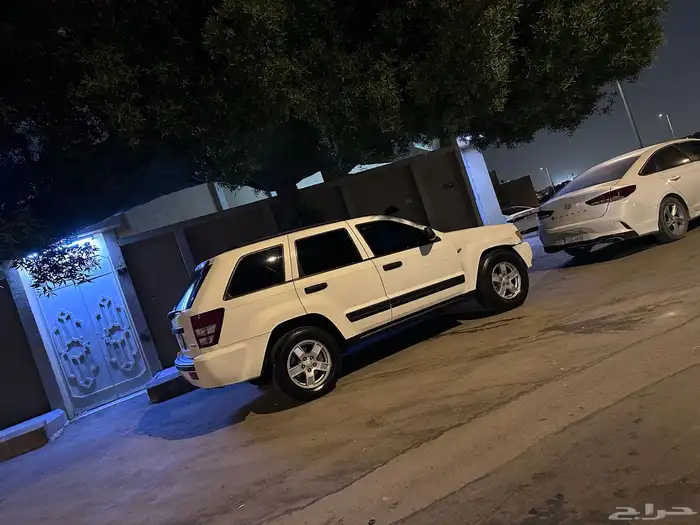 جيب شيروكي 2006 قمة النظافة و مخزن للبيع العاجل وسعر ممتاز 10