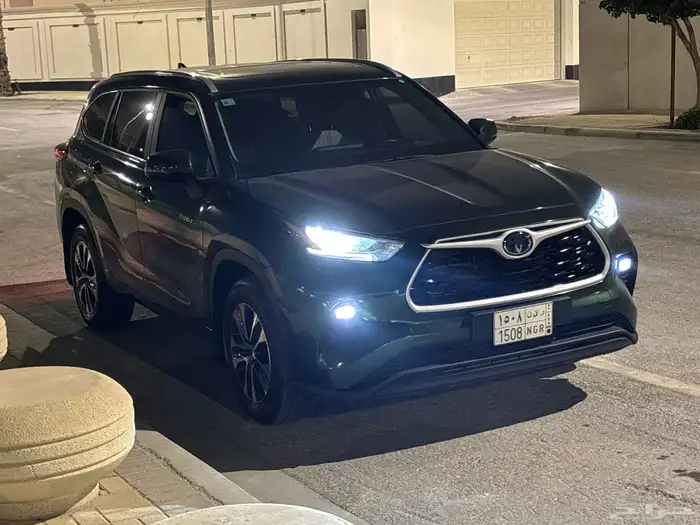 للبيع تويوتا هايلاندر GLE موديل 2023 نظافه وكاله وممشى قليل 3