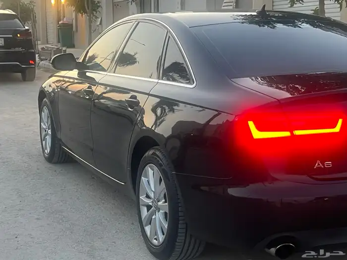 اودي A6 اللون اسود 2014 7