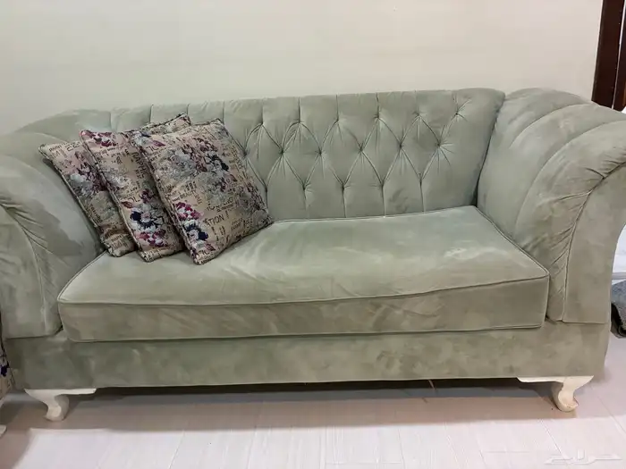 كنب اخضر ومشجر بحالة جيده استعمال بسيط ب500 ريال قابل 1