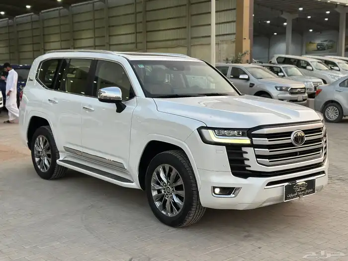 تويوتا لاندكروزر VXR فل كامل توين تيربو 2022 2