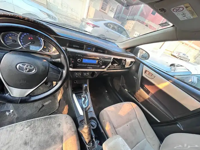 تويوتا كورلا 2015 تشليح او بيع ويتحمل الرسوم 8