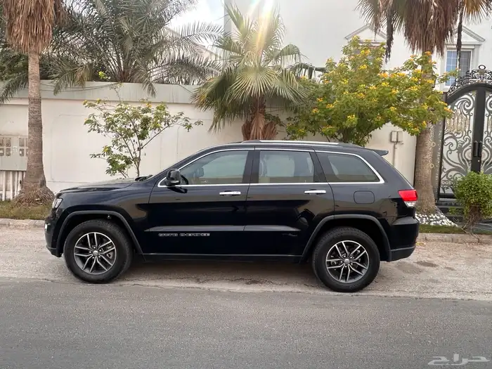 جيب جراند شيروكي2019ليمتيد دبلV6 بانوراما فل كامل نضيف مصين 33