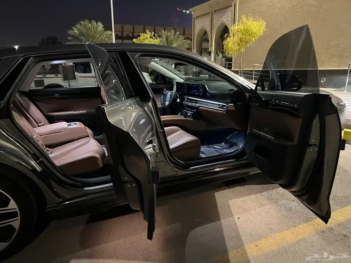 ازيرا بريميوم 2024 ( شبه جديد ) وارد الوعلان 27