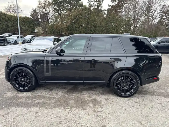 للبيع رانج روفر فوج 2023 - V8 بسعر خرافي وارد كندا 0