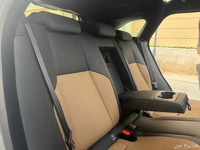 لاندروفر 2025 فيلار p250 مالك اول ممشى 21 الف بحالة الجديد 71