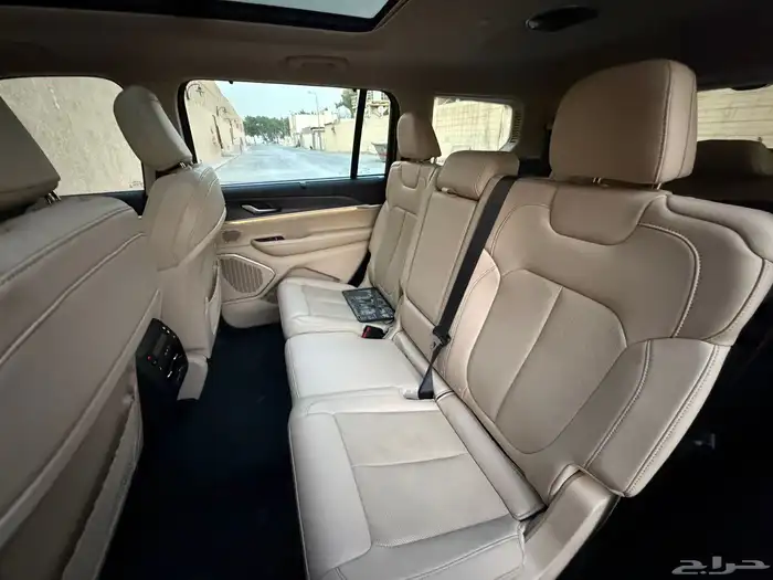 جيب جراند شيروكي ليمتد موديل 2022 وكالة 27