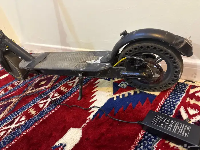 سكوتر معه شاحنه شغال 3