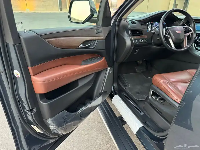 اسكاليد 2019 بريميوم (ملكي) الجميح نظيف جدا 75