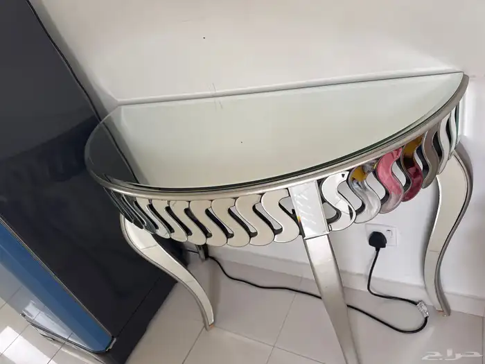 طاوله ومرايه 1