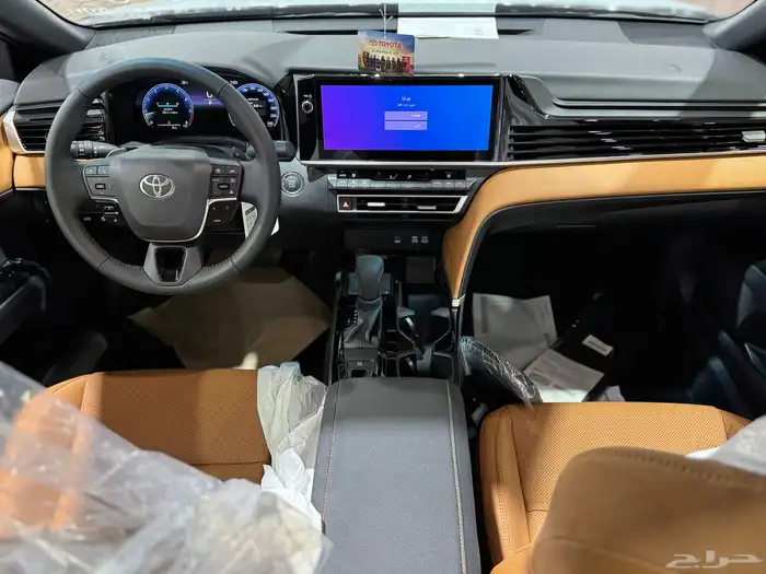 تويوتا   كامري جراندي بنزين 2025 جديد سعودي 140.300 شامل 25