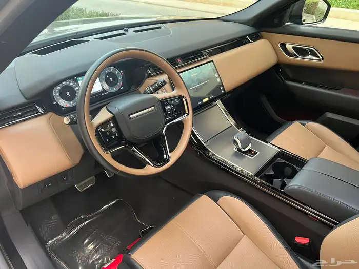 لاندروفر 2025 فيلار p250 مالك اول ممشى 21 الف بحالة الجديد 52