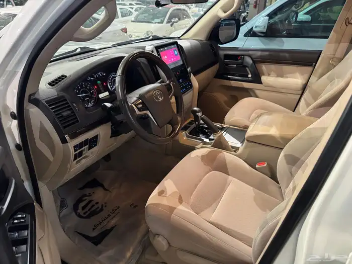 للبيع تويوتا لاندكروزر 2021 جكسار 8 سلندر 5