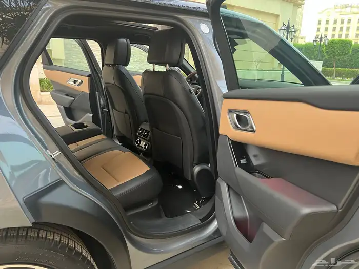 لاندروفر 2025 فيلار p250 مالك اول ممشى 21 الف بحالة الجديد 69