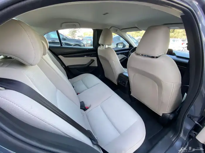 مازدا 3 2024 تحت ضمان الوكاله يوجد عدد الوان مختلفه 7