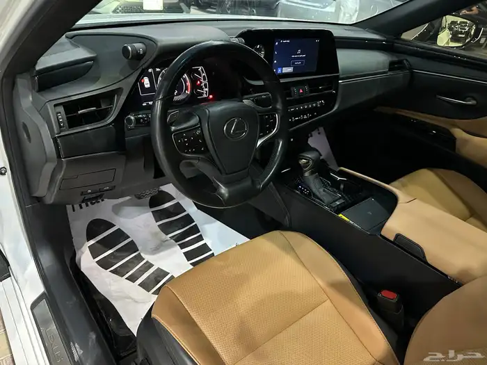 لكزس ES250 موديل 2024 نظيف 13