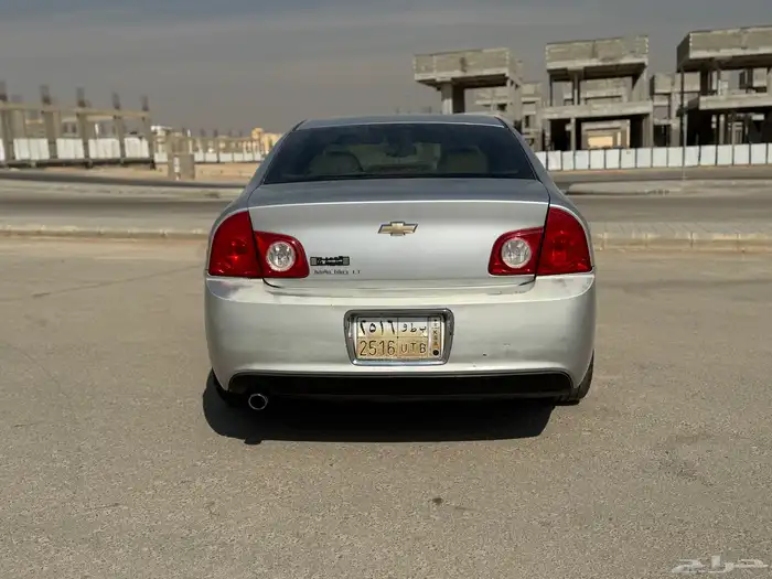 سيارة ماليبو للبيع - 2011 فضي 1