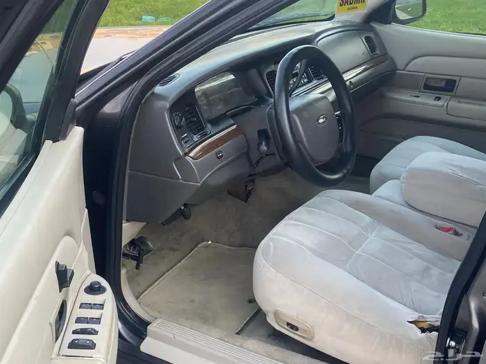 للبيع فورد كراون فكتوريا 2010 7