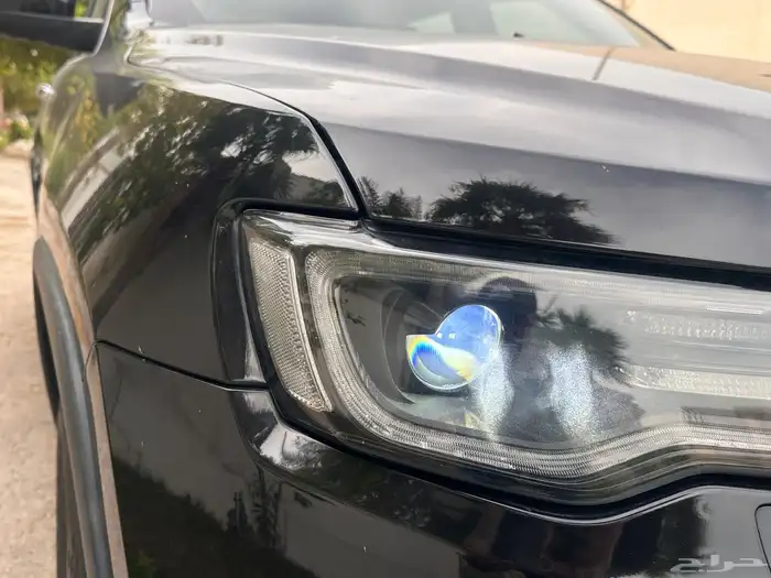 جيب جراند شيروكي2019ليمتيد دبلV6 بانوراما فل كامل نضيف مصين 43