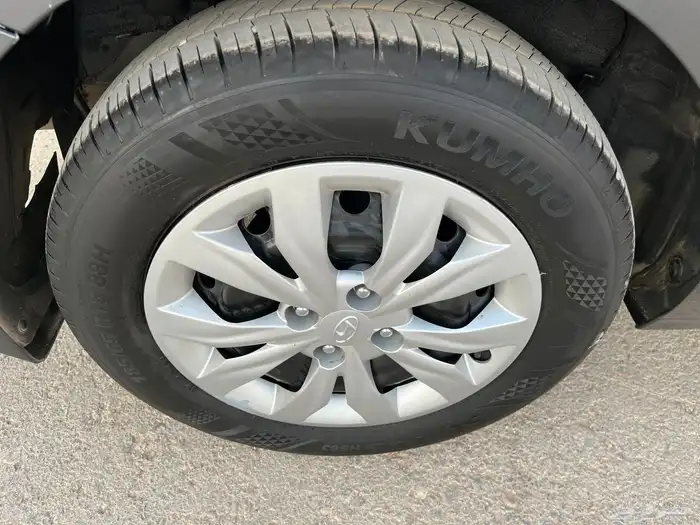 للبيع هيوانداي اكسنت2023 12