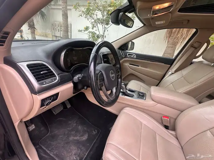 جيب جراند شيروكي2019ليمتيد دبلV6 بانوراما فل كامل نضيف مصين 48