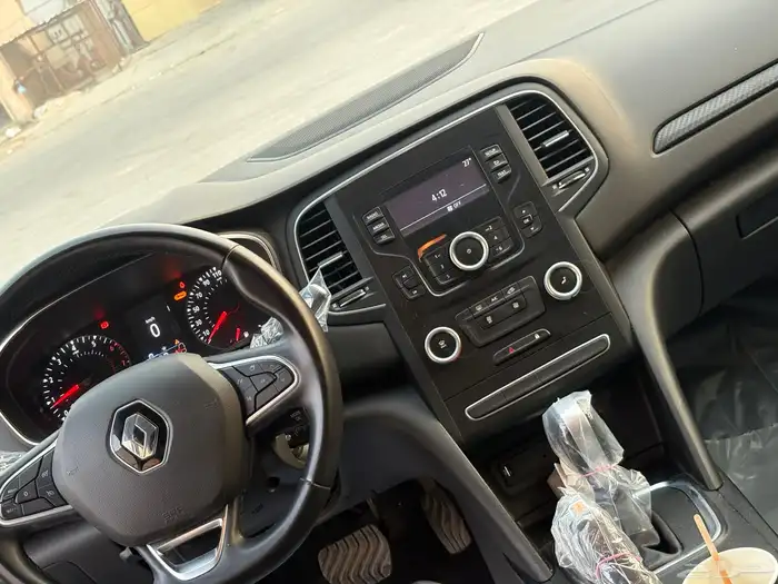 رينو ميجان 2022 10