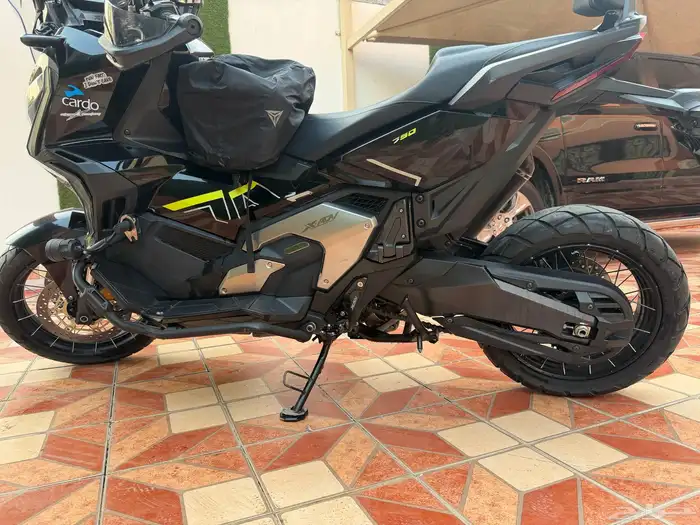 للبيع دباب Honda x-adv750 موديل 2021 2