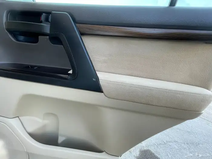 تويوتا- لاند كروزر-2019-GXR-ديزل- V8-قمه النظافة 27