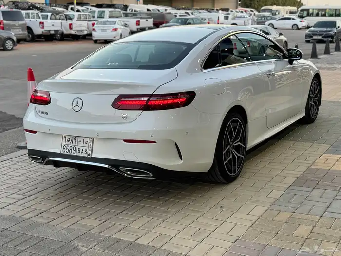 مرسيدس E200 2023 Coupe 2